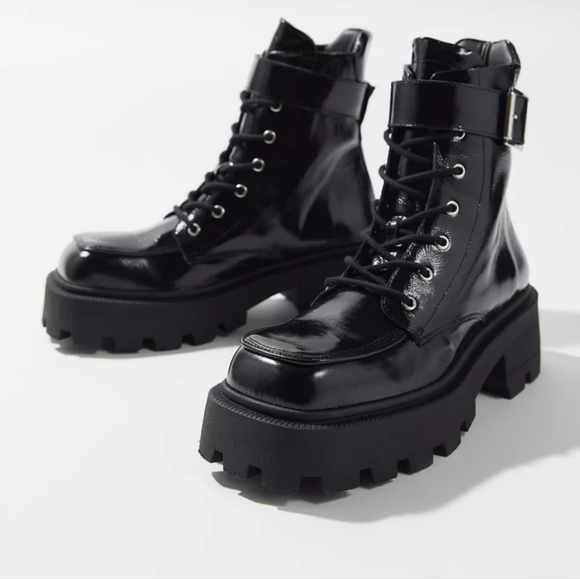 Urban Outfitters Cooperative Tania Buckled Combat Boots in Black Leather NWT - Picture 6 of 10